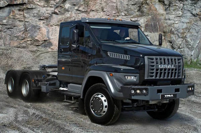烏拉爾 NEXT 6x4卡車(chē)全系上市，助力道路普通貨物運(yùn)輸新升級(jí)
